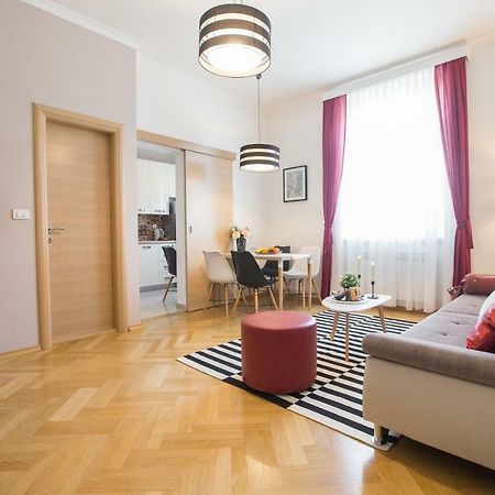 Angela Main Street Luxury Apartment Zagreb Extérieur photo