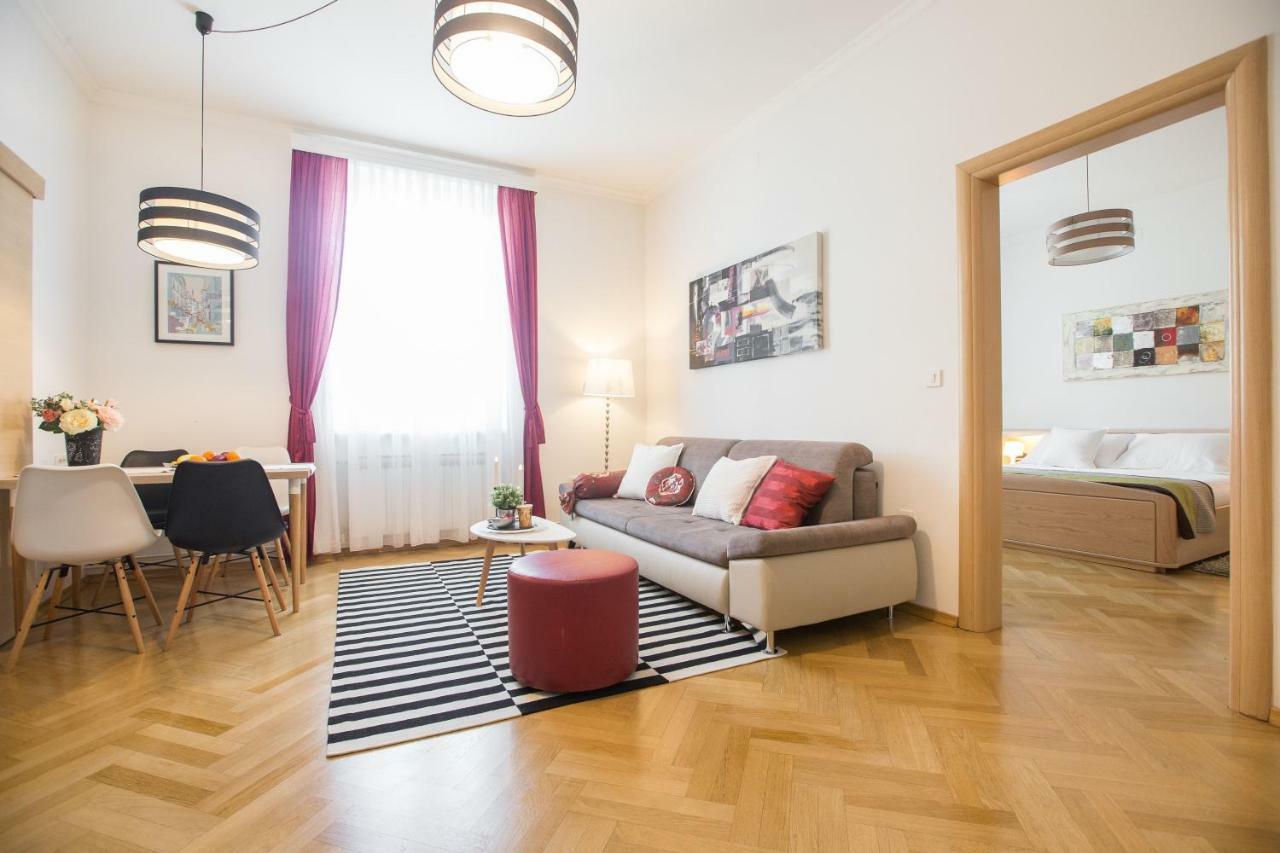 Angela Main Street Luxury Apartment Zagreb Extérieur photo