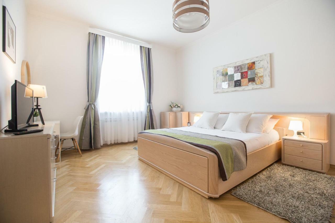 Angela Main Street Luxury Apartment Zagreb Extérieur photo